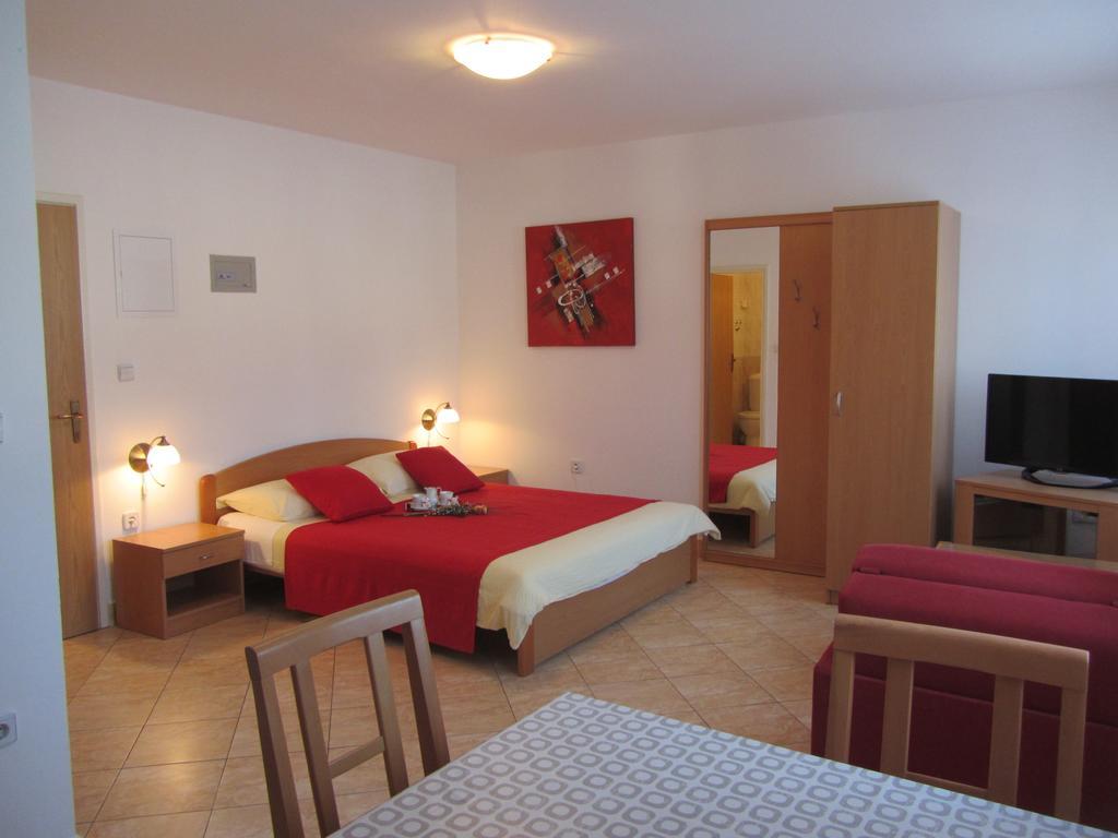 Luna Apartament *