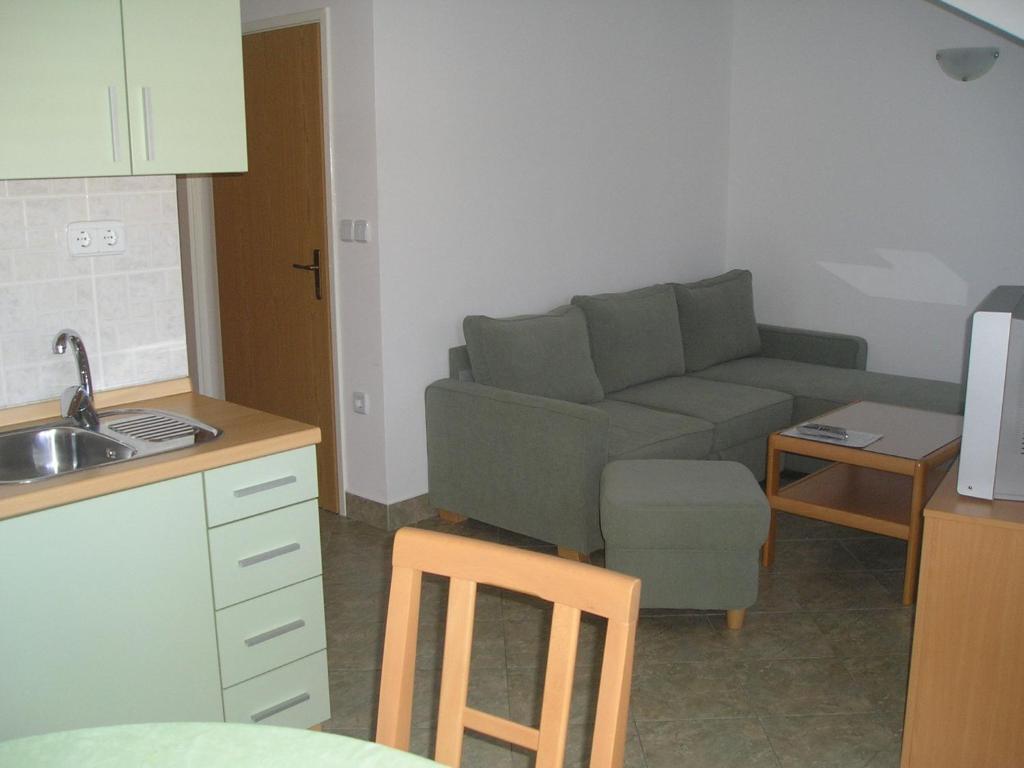 Luna Apartament Tisno